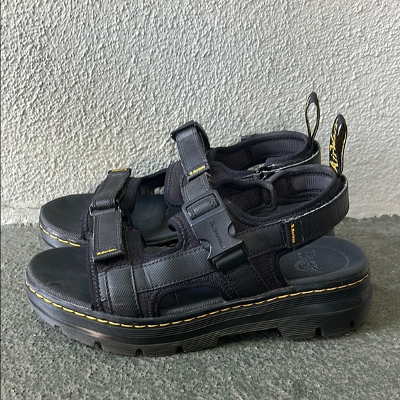 Dr. Martens Black Forster Sandals Size 7 Men's 8 Women's Gorpcore Grunge Goth - Picture 1 of 9